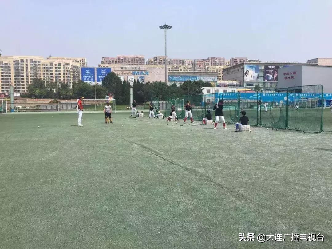 奥林匹克体育中心让进去踢足球吗,奥林匹克中心不开门么