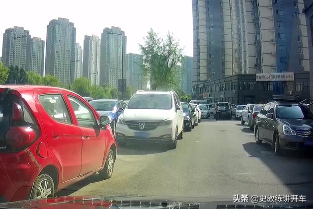 左侧右侧侧方位停车技巧图解,左侧侧方倒车最简单的方法