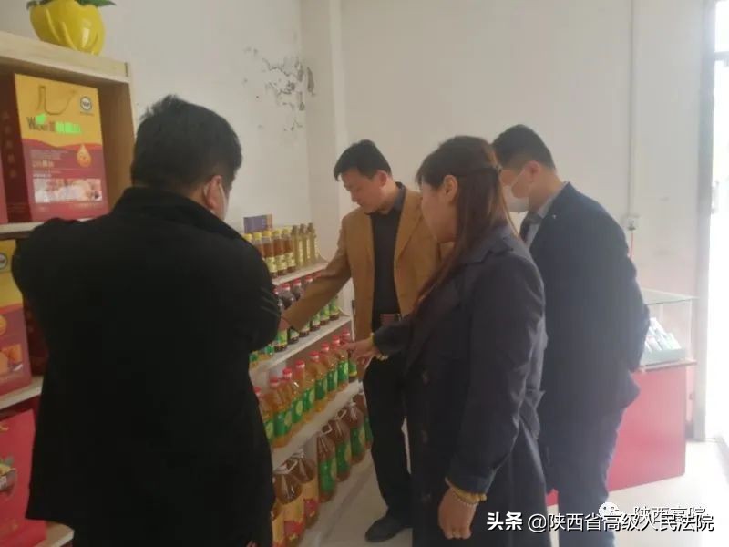 扶贫路上的攀登者——赵凤龙