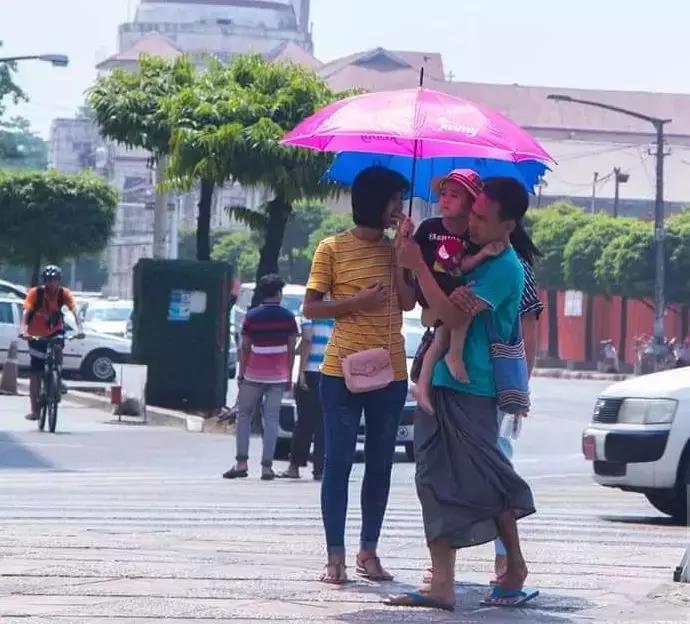 缅甸最高温突破47.2°C，仰光大金塔鱼池的鱼都被热死了