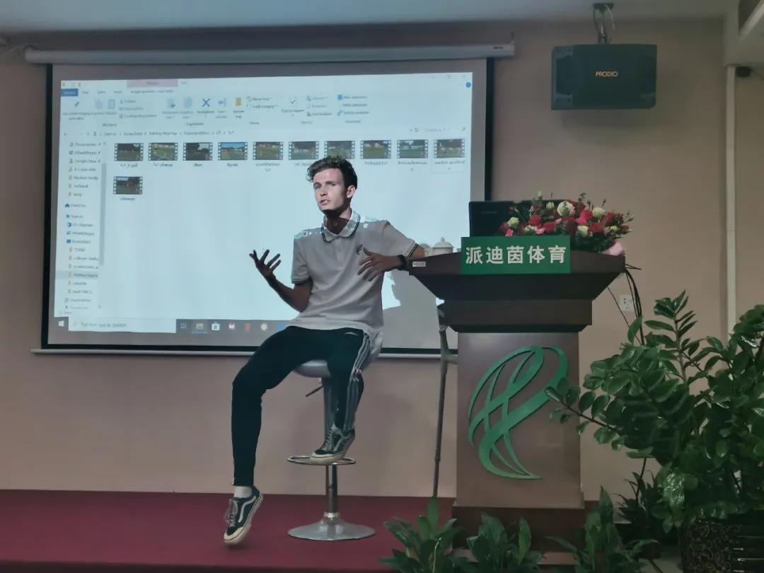 校园足球发展思路及措施,校园足球如何培养成职业球员