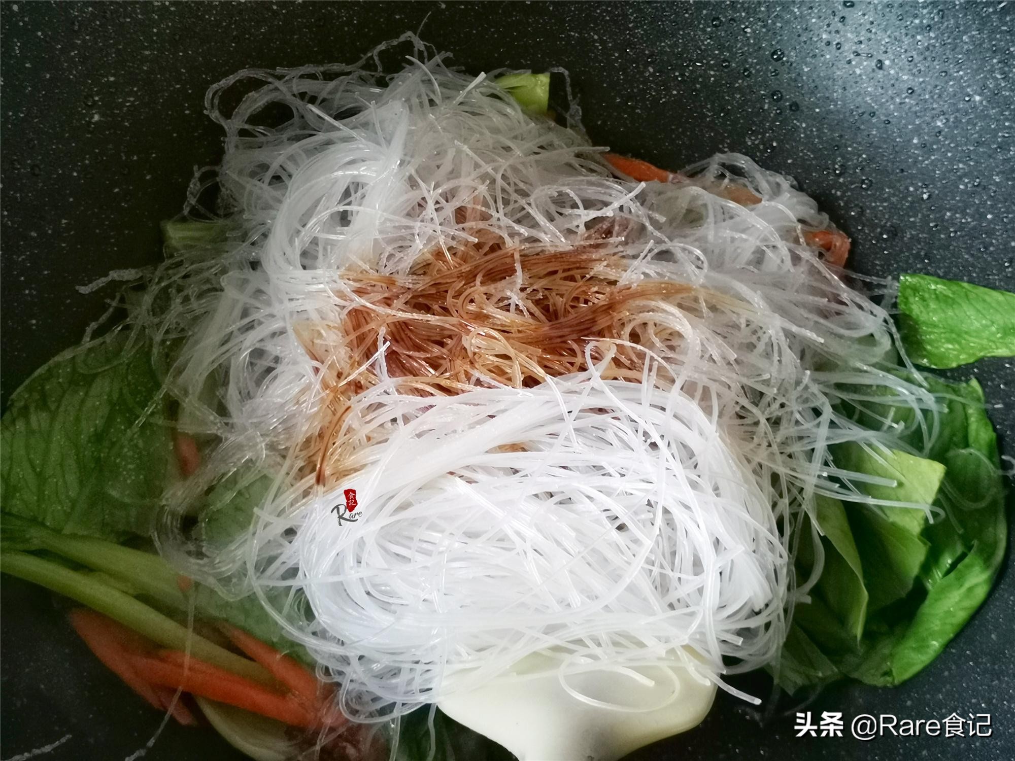 炒红薯粉丝的家常做法简单好吃,大厨怎样炒龙口粉丝简单又好吃