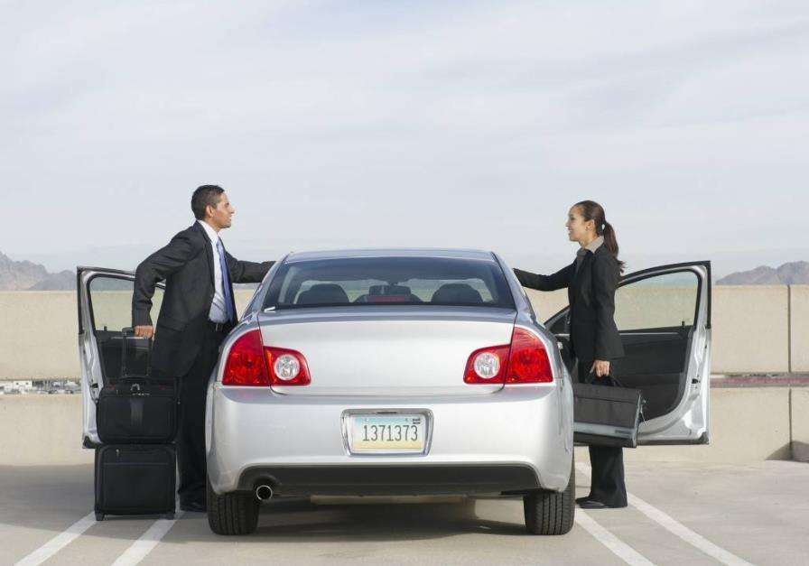 面试委婉的拒绝别人天天蹭车,面试官同事违章你怎么做