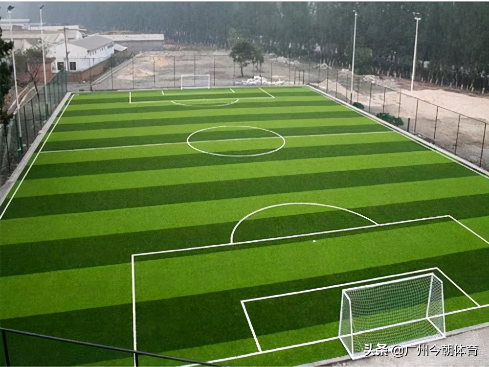足球场人造草坪施工方法步骤,足球场人造草坪的施工流程