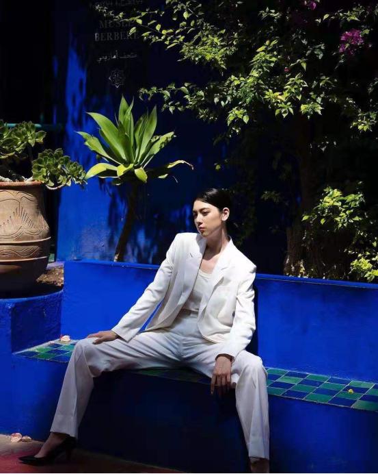 周杰伦三吉彩花真人照片,三吉彩花出演了周杰伦哪部mv