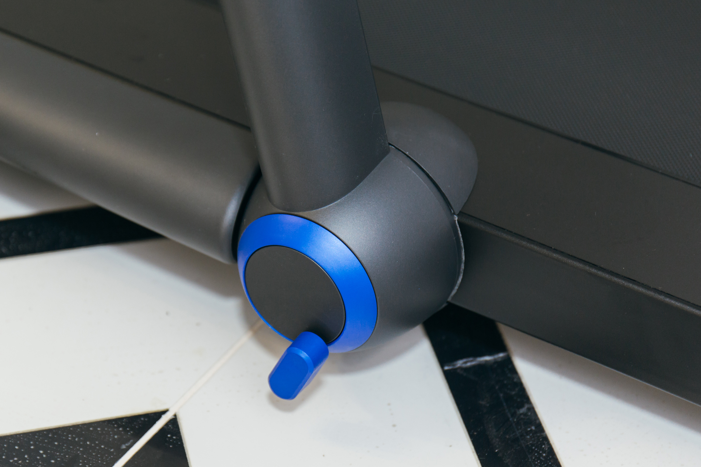 灏忛噾鏅鸿兘鎶樺彔璺戞鏈簁12pro,濂崇敓蹇箰鍚戝墠鍐茶窇姝ユ満