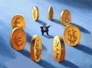 当你走进客人的房间，发现一女客正在裸浴你应该怎么办？