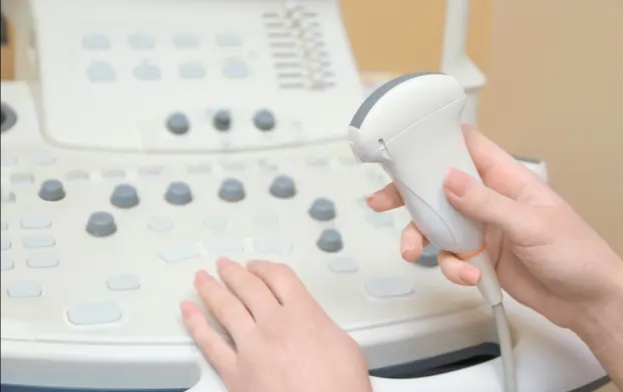 外阴白斑也是白癜风吗,怎么判断外阴白斑还是白癜风