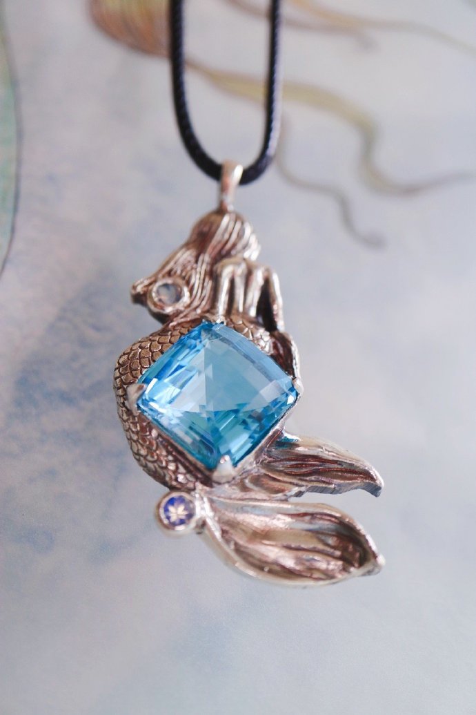 海蓝宝属水的佩戴好吗,海蓝宝的五行属性是什么呢