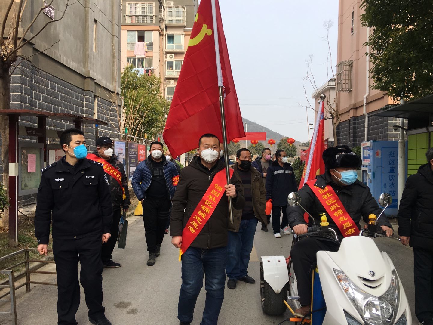 抗疫“守门神”一一记社区先进鼓楼榜样彭城好人高国华