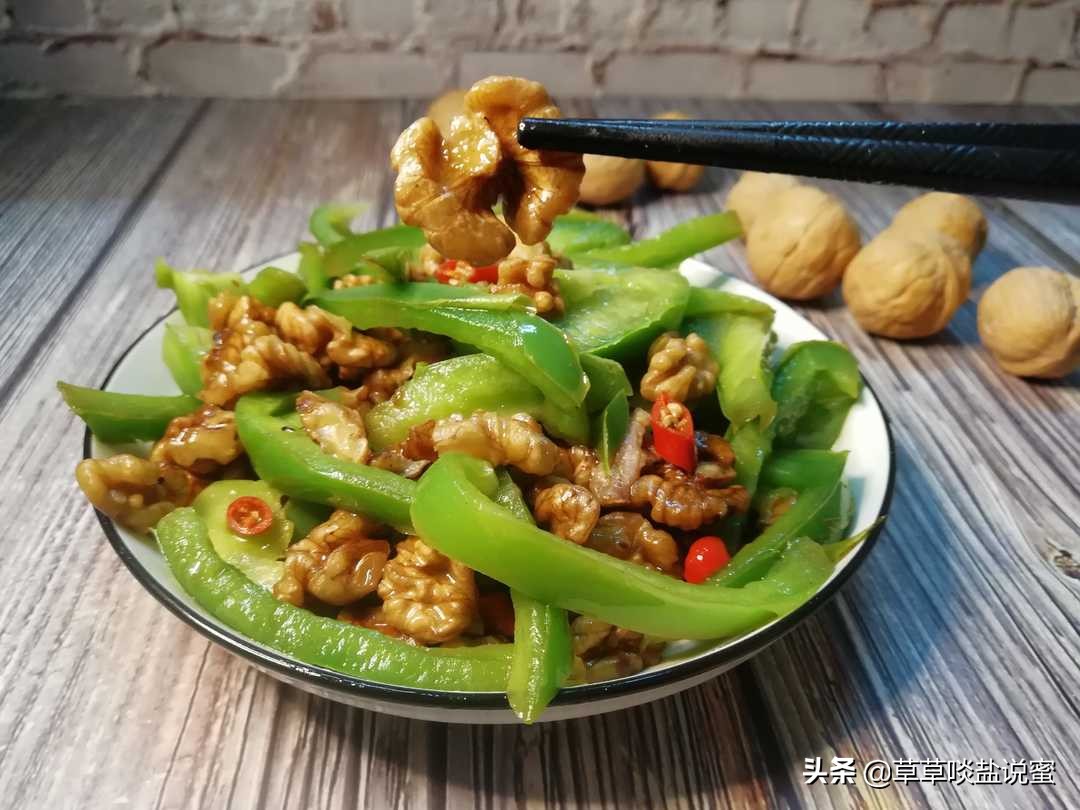 香油炒核桃仁治咳嗽吗,核桃和它一炒3天止咳秒杀止咳药