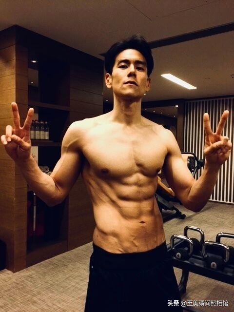 男朋友太瘦怎么穿,男朋友很瘦怎么挑衣服