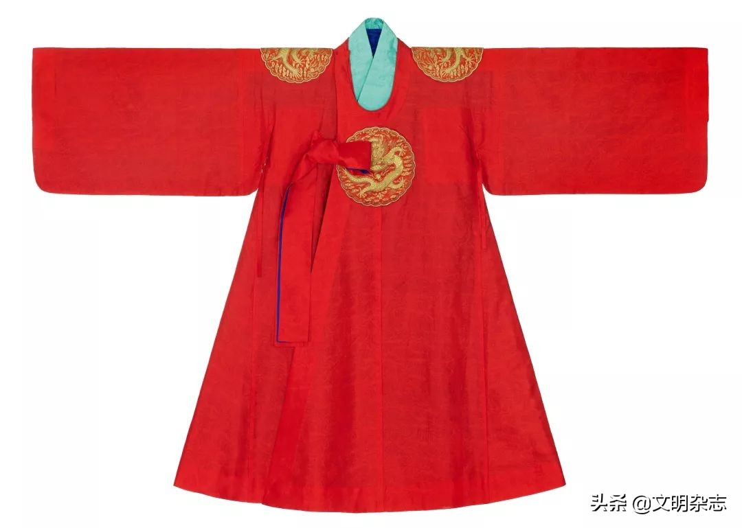 韩国传统高定服饰图片,一衣带水的韩语