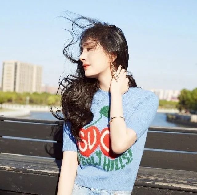 李佳琦曾对杨幂开黄腔,李佳琦与杨幂直播回放全程视频