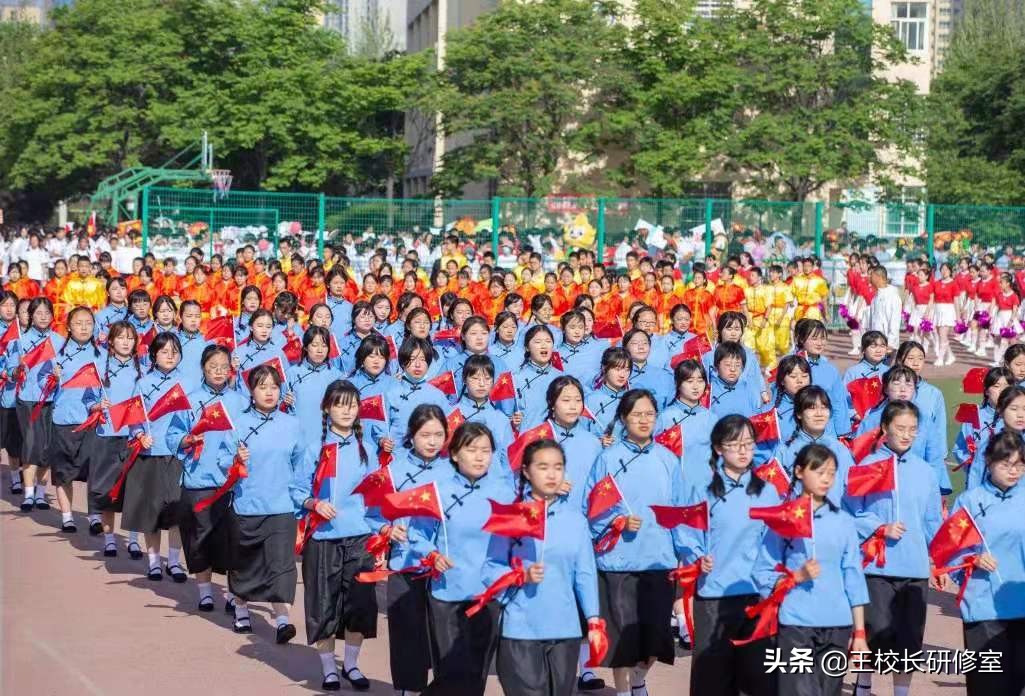 大课间全校互动,大课间活动大概有多少小时