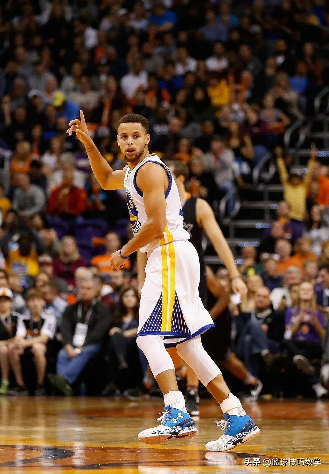 经常崴脚穿什么类型的球鞋,实战起步快不崴脚的球鞋