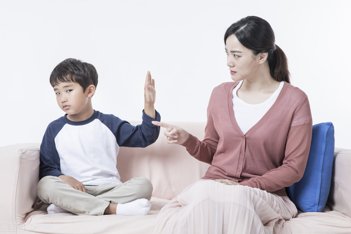 孩子在学校被打怎么告诉老师,孩子在学校被同学打了咋办