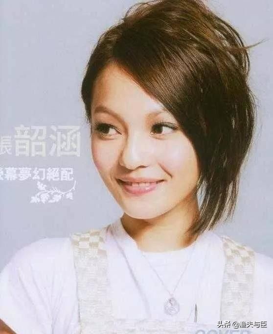 “过气”十年，凭什么她发个问号也能上热搜？