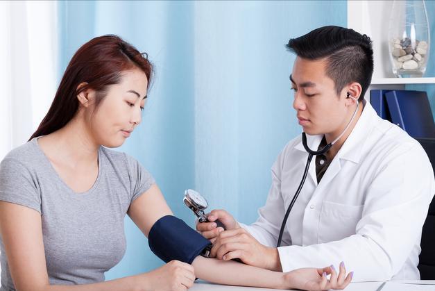 哪些症状是暗示有高血压的表现,出现哪些症状就提示血压很高了呢