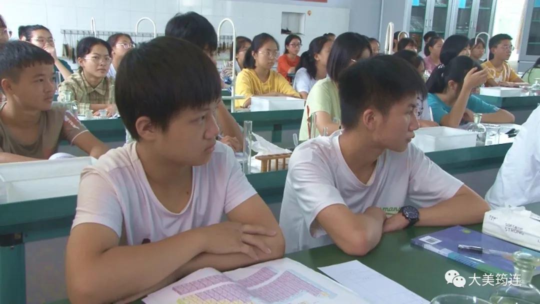 筠连改善基础设施,让农村学校发生“蝶变”!