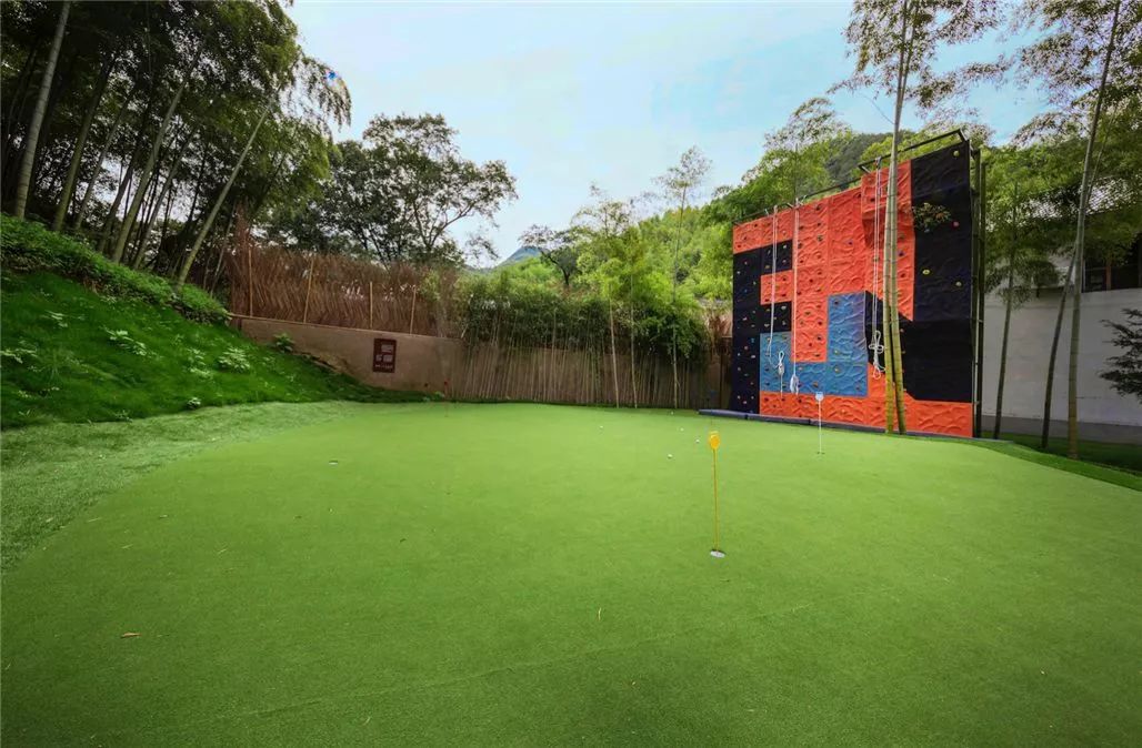 莫干山网红儿童旋转滑梯民宿,莫干山新晋森林亲子民宿无边泳池