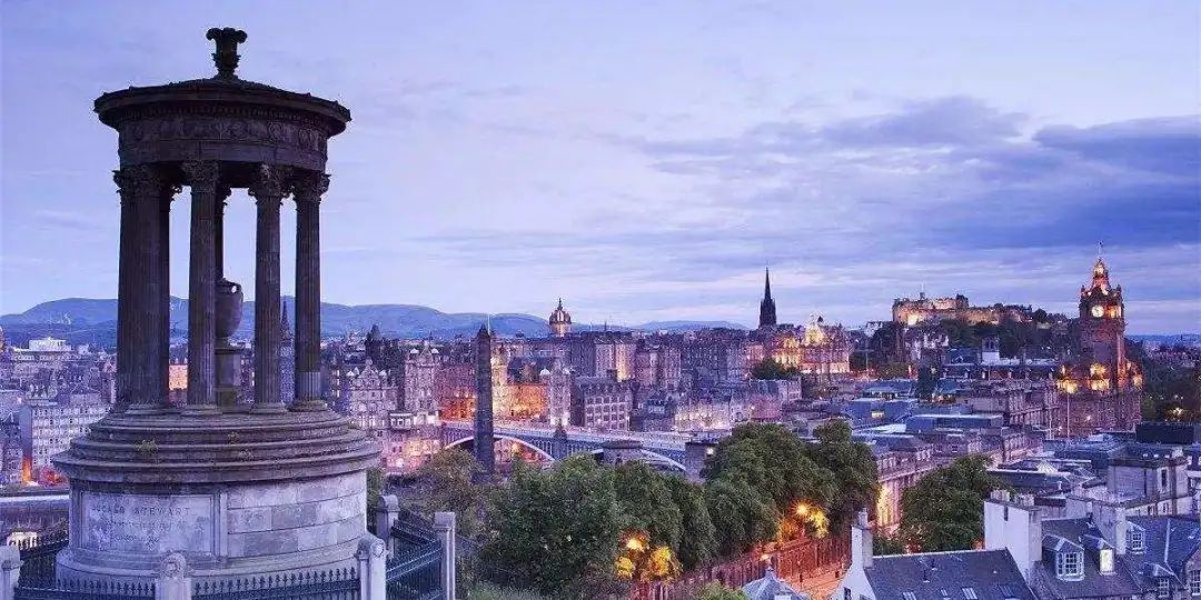 大型翻车！清华法硕简历造假被骂上热搜：在国外，很可能还得坐牢