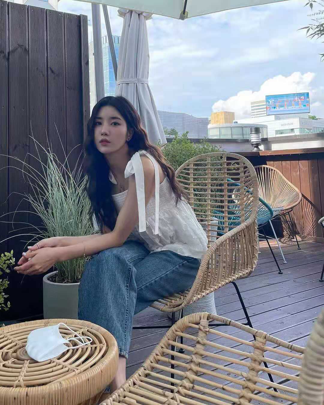 权恩妃蓝色的衣服动图,权恩妃蓝色裙子