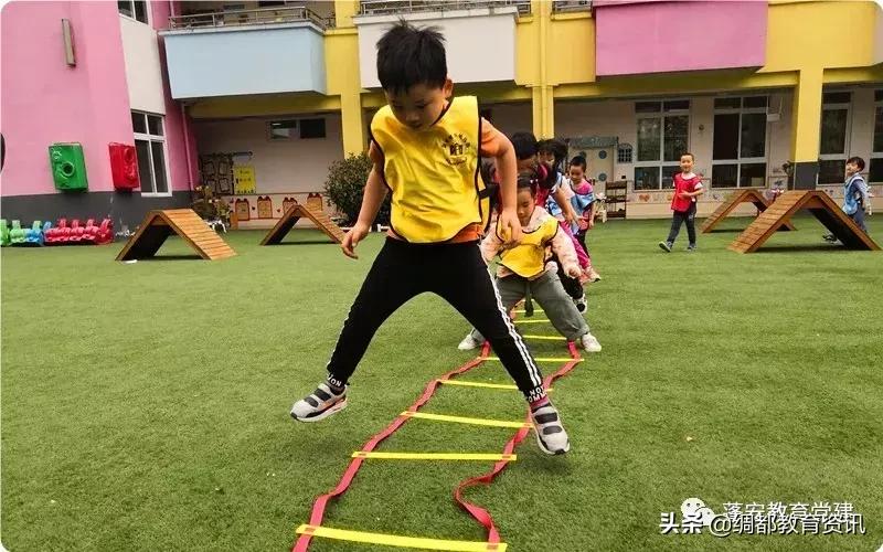 营山幼儿园活动,幼儿园体育活动趣味农场