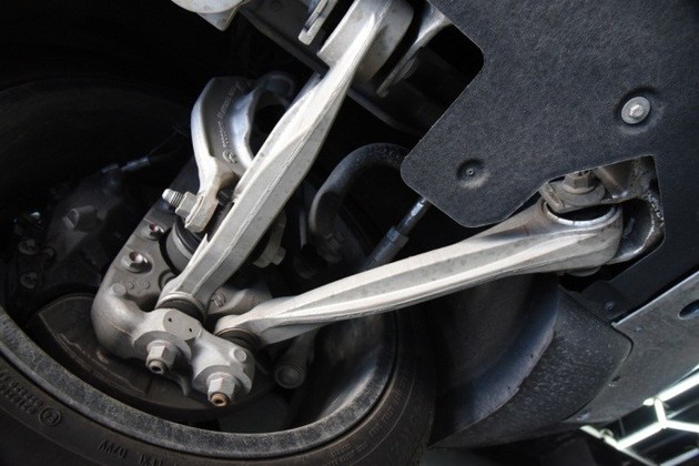 汽车悬架哪种最好,双叉臂悬架和麦弗逊哪个好