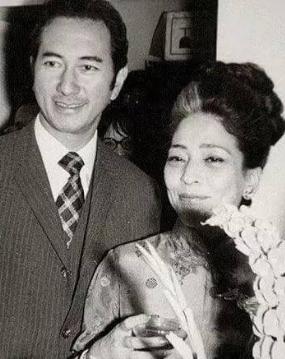 从穷小子到亿万富翁,一代赌王的传奇人生