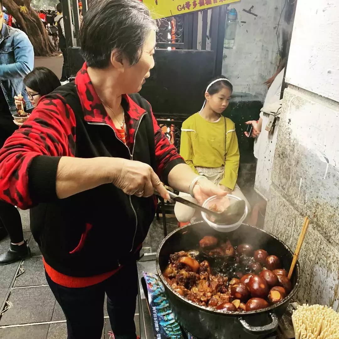 广东猪脚姜寓意,广东猪脚姜为啥又酸又甜的