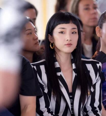 颧骨高太阳穴凹陷怎么改变面相,人中长颧骨高适合什么发型