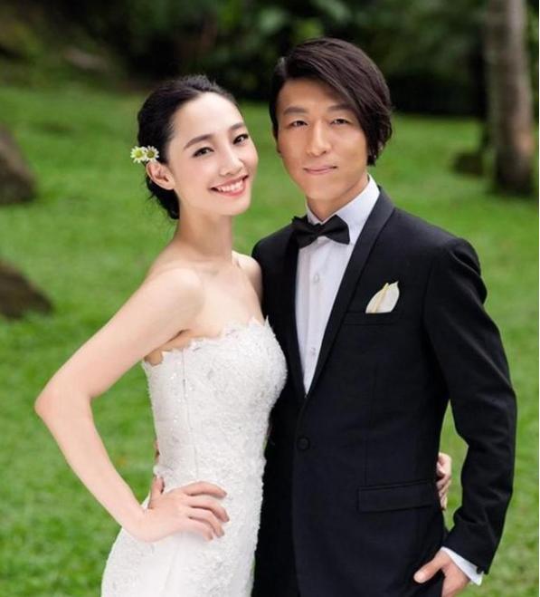 “一指禅”后,白百何频曝新恋情,上演“摸臀杀”的张爱朋去哪了