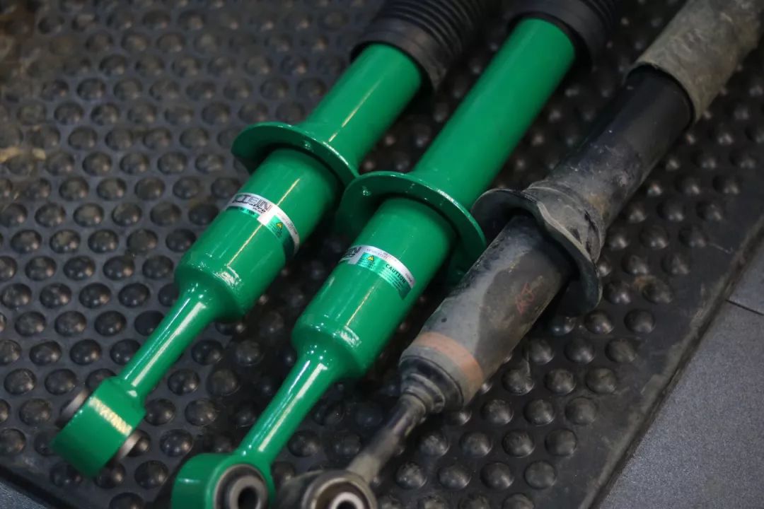 怪兽修车：翻新“残损不堪”的二手霸道LC150，满血复活变新车