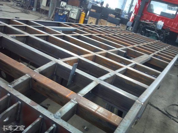 解放龙v厢式车老款,解放龙v6米8新车详细图