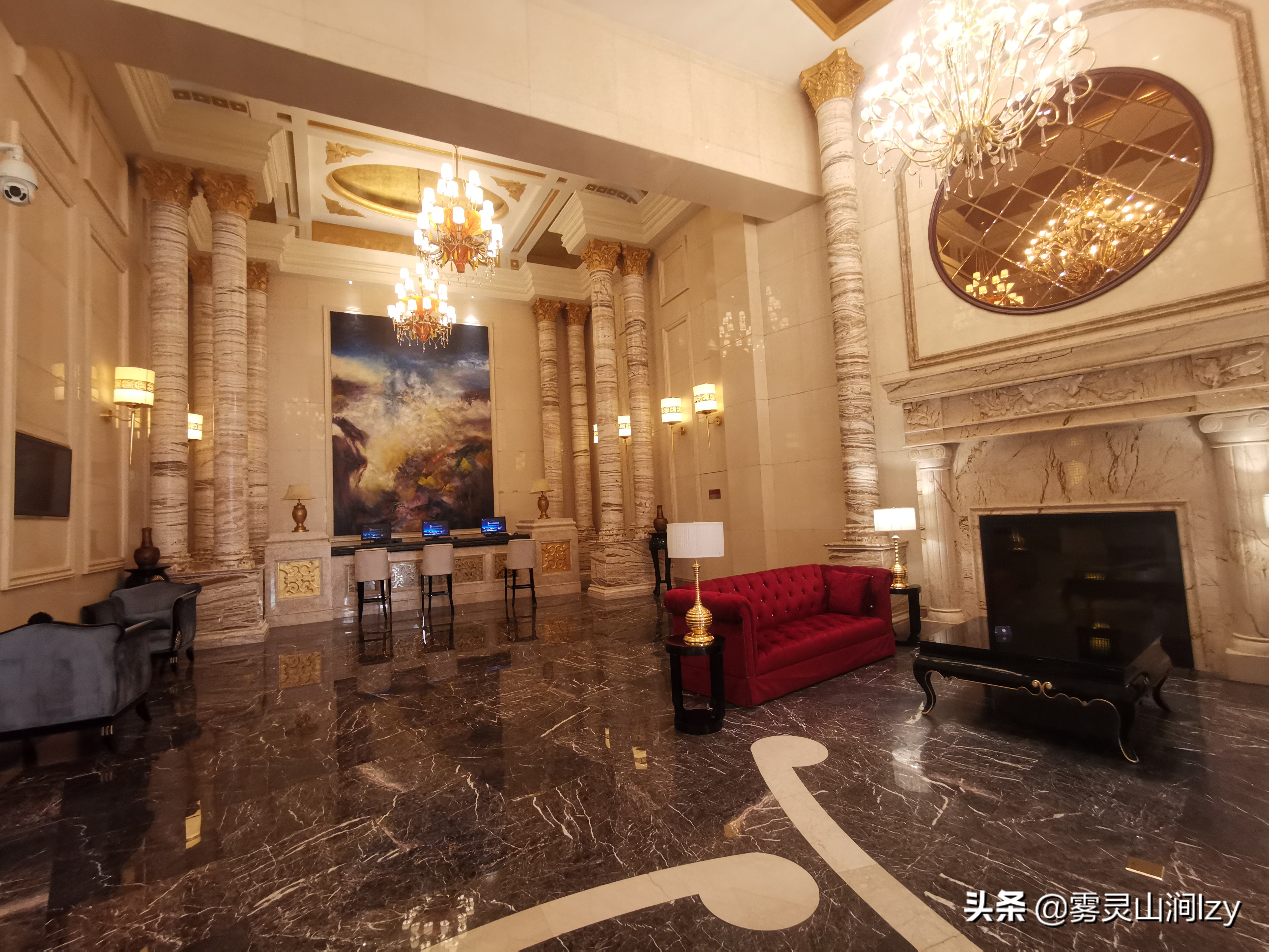 蓝天白云下的雪域高原布达拉宫,蓝天之下日光之城简介