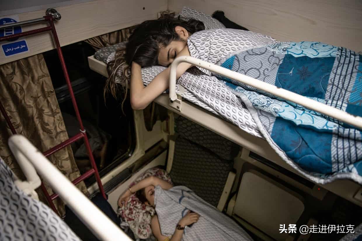 伊朗女扮男装,伊朗女性足球场观赛