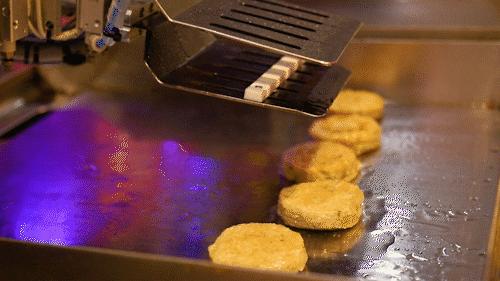 听说有群机器人乘“太空舱”悄然登陆广州?