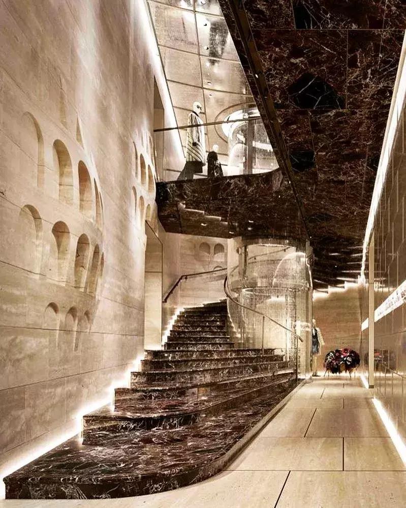 当LVMH、Fendi开始造酒店，安缦都要敬三分