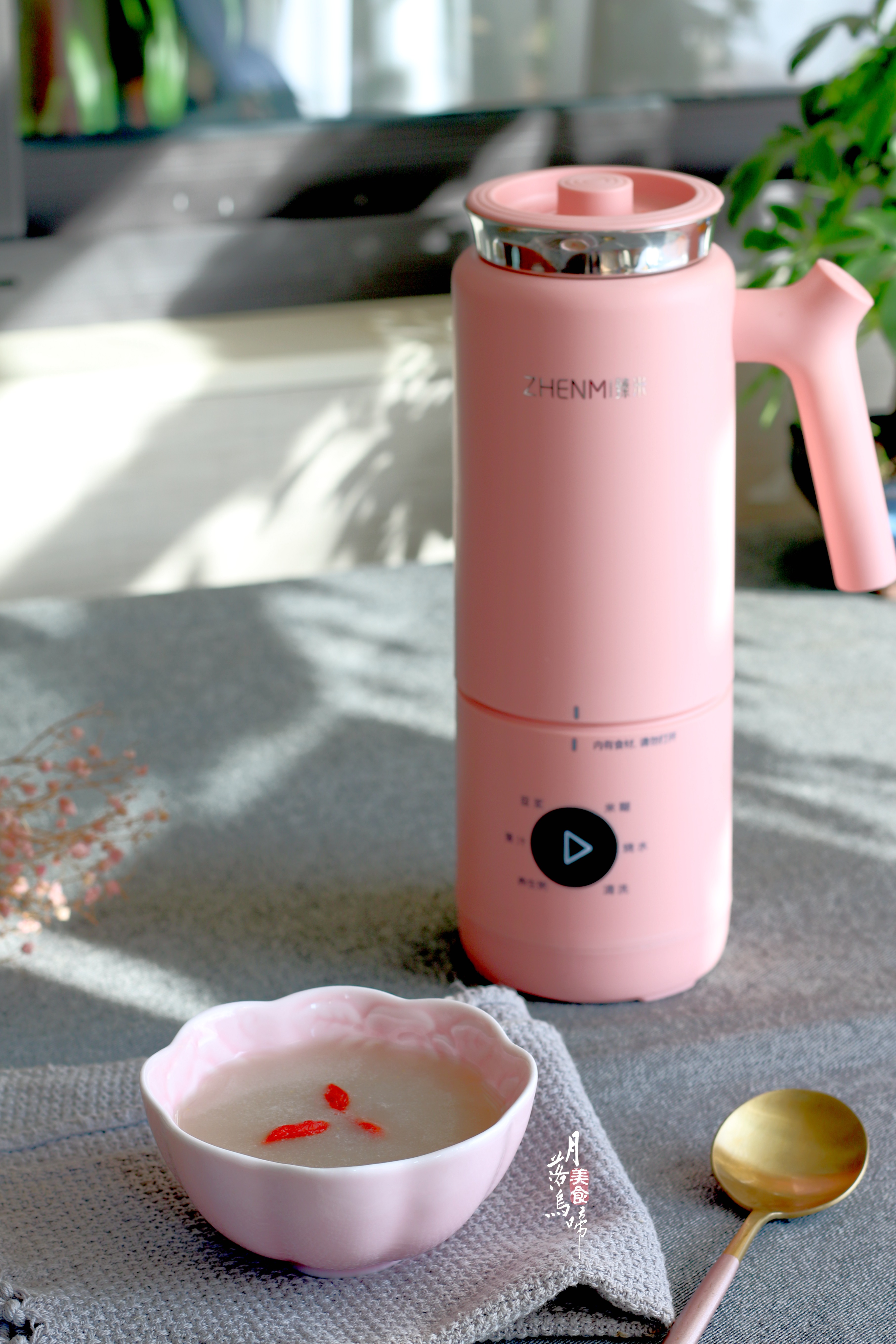 怎么煮银耳经济实惠快速好吃方便,银耳最简单的吃法大全