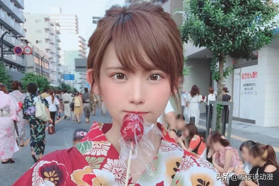 日本人穿和服应该穿拖鞋吧,日本女人为何穿上和服就像鬼