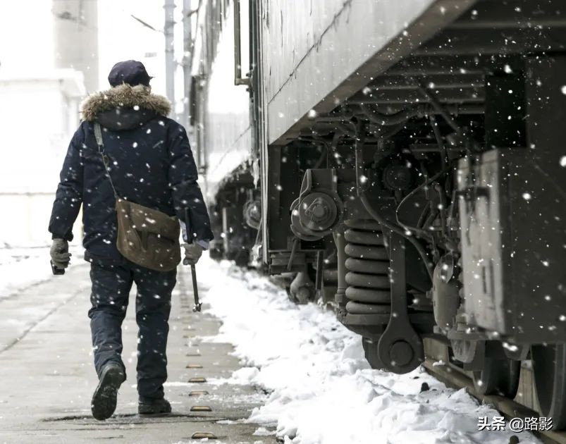 战疫情保春运铁路警察在行动,抗击疫情守护平安摄影征稿