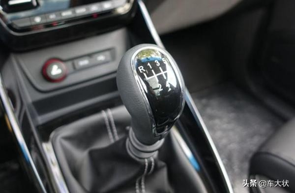 手动挡一档换二档有异响,手动挡一挡换二挡有顿挫感