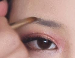 眉毛很低怎么画眼妆,眼睛和眉毛之间太宽眼妆怎么画