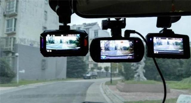 车没发动行车记录仪有用吗,车里自带的行车记录仪有用吗
