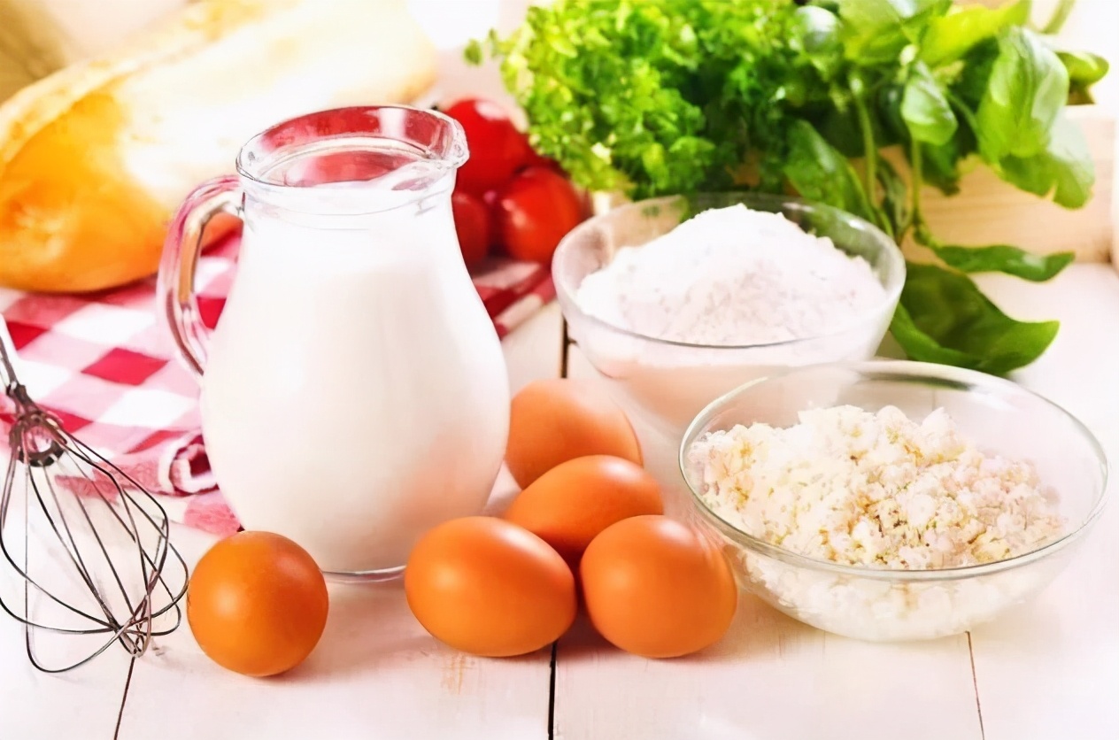 我的尿液是浓茶色怎么办,我的尿液有点微黄正常吗