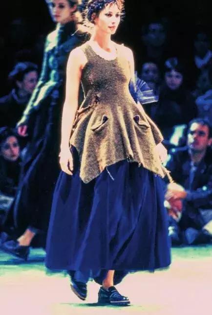 川久保玲年轻时的照片,川久保玲经典作品