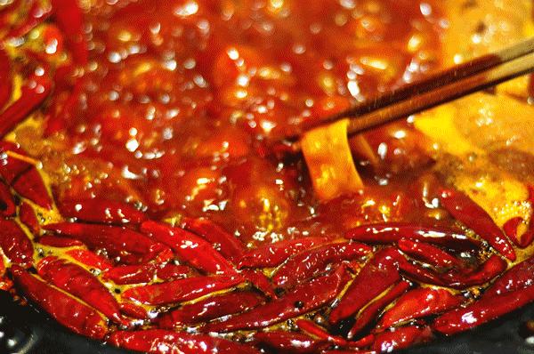 脏羽绒服真的可以一喷去污吗,白色羽绒服防脏喷雾