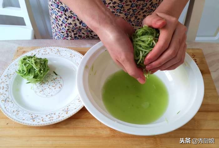 快速腌萝卜菜又脆又好吃的做法,腌香辣萝卜