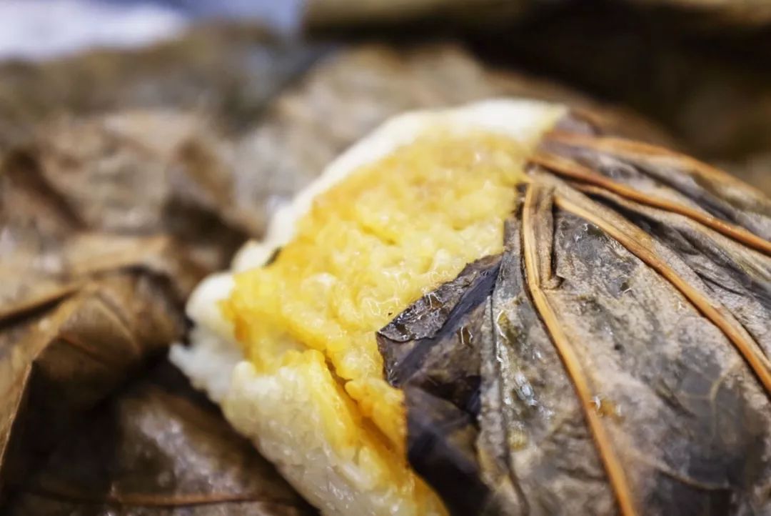 我花了107.5元，在711便利店吃了一份糯米鸡